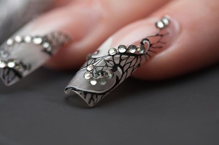 Strive Out the Hottest Butterfly Nail Art Designs