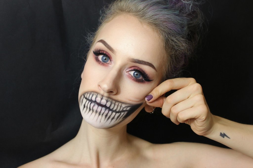 50 Scariest Halloween Makeup Ideas to Finish the Look of Your Costume