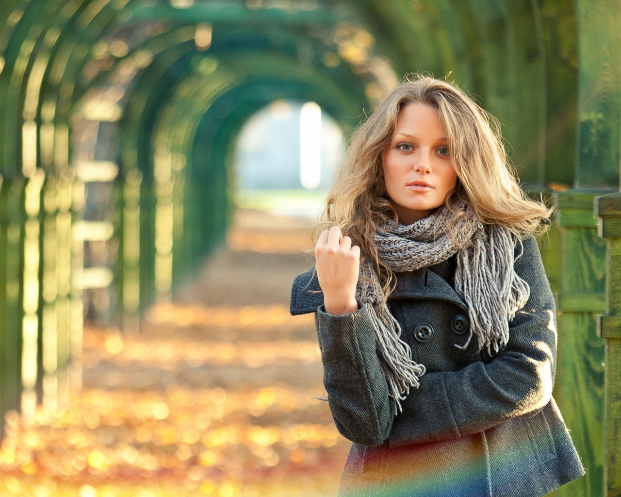Rocking Fall Fashion Scarves Styles to Contemplate
