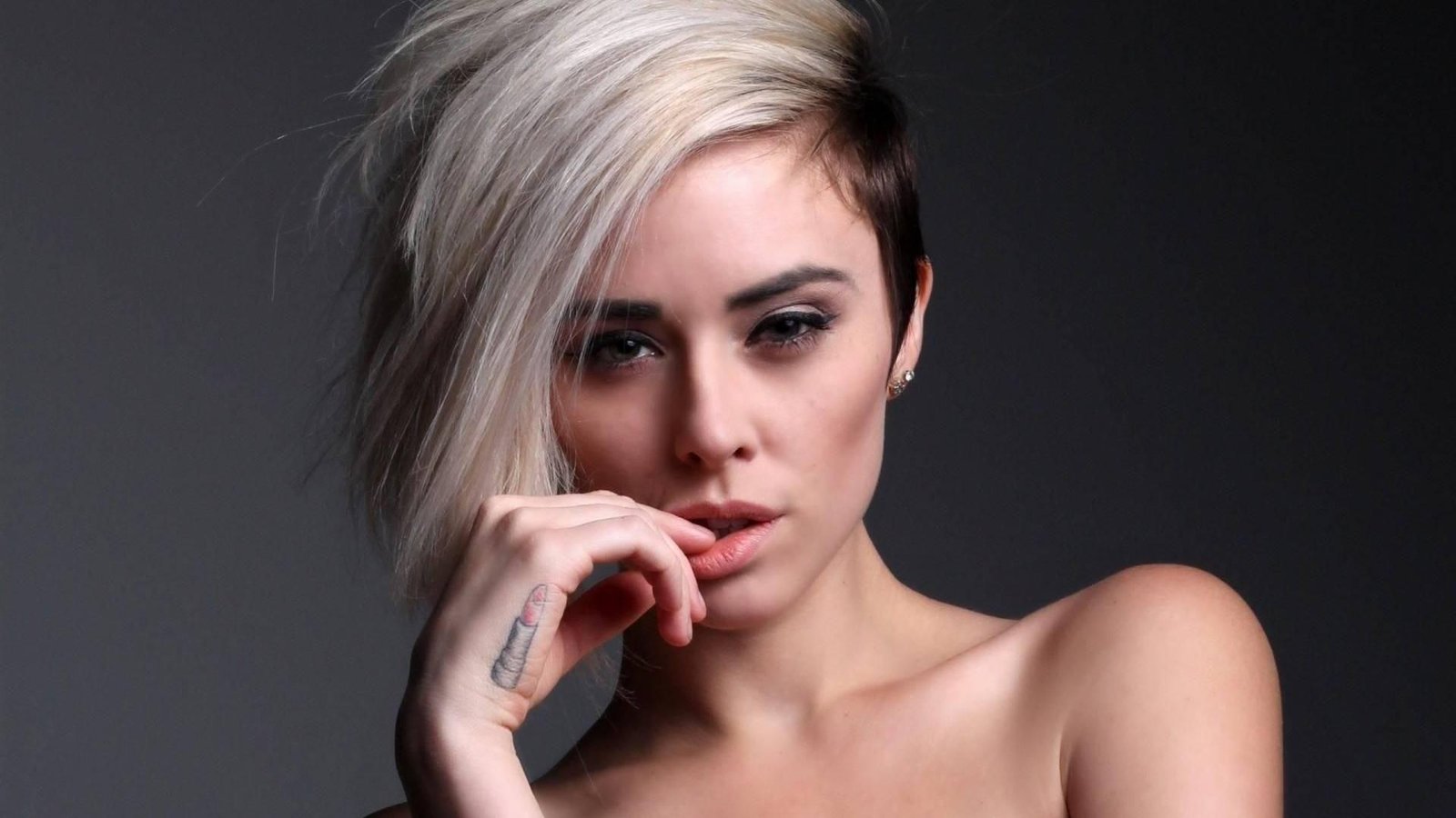 Classy and Funky Short Hairstyles For Women