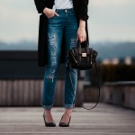 Classy and Comfy Ripped Jeans Outfits