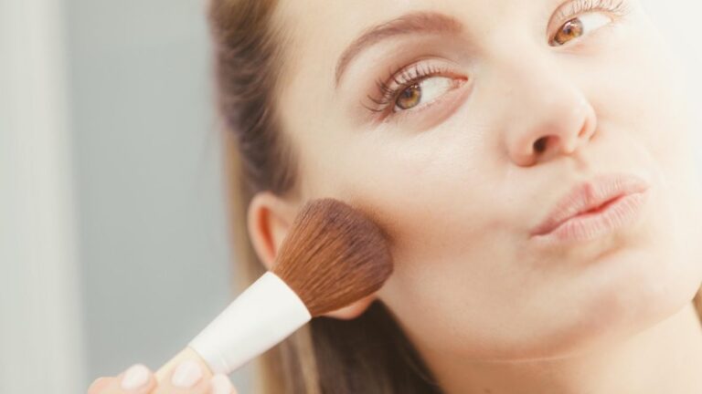 How to Use Bronzer: A Makeup Guide for Beginners
